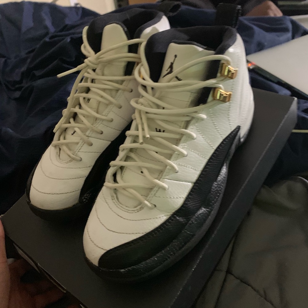 Taxis 12s size  “4” not a 5
